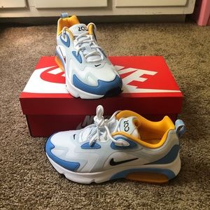 NEW IN BOX 📦 Nike Women’s Air Max 200 Size 7.5